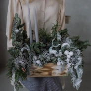 Композиция в деревянном ящике из нобилиса с интерьерными свечами 3