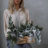 Композиция в деревянном ящике из нобилиса с интерьерными свечами 1