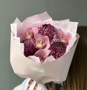 Букет «Ежевичка» с орхидеями и Бигуди