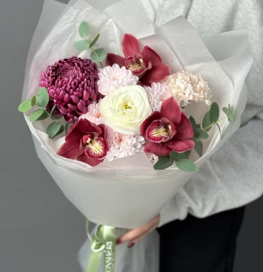 Букет «Время года» с сезонными цветами