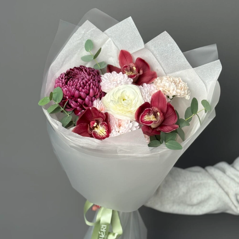 Букет «Время года» с сезонными цветами