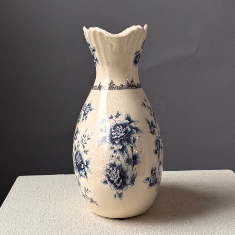 Винтажная ваза для цветов Фарфор 03.