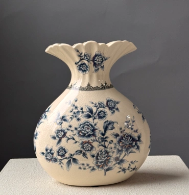 Винтажная ваза для цветов Фарфор 03.