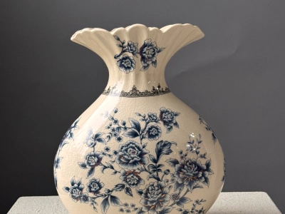 Винтажная ваза для цветов Фарфор 03.