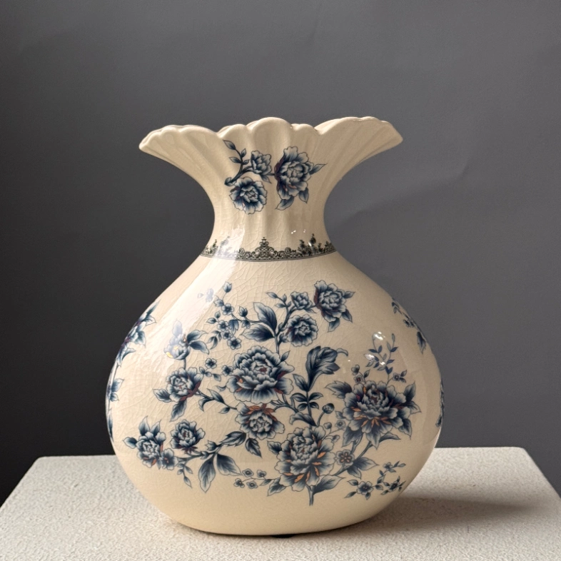 Винтажная ваза для цветов Фарфор 03.
