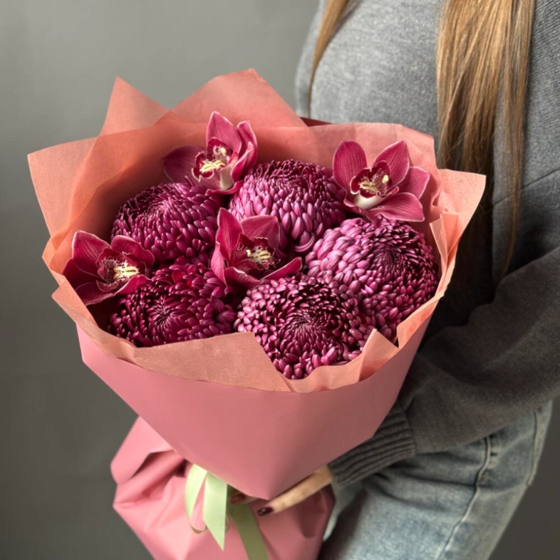 Букет: хризантема Бигуди и орхидеи