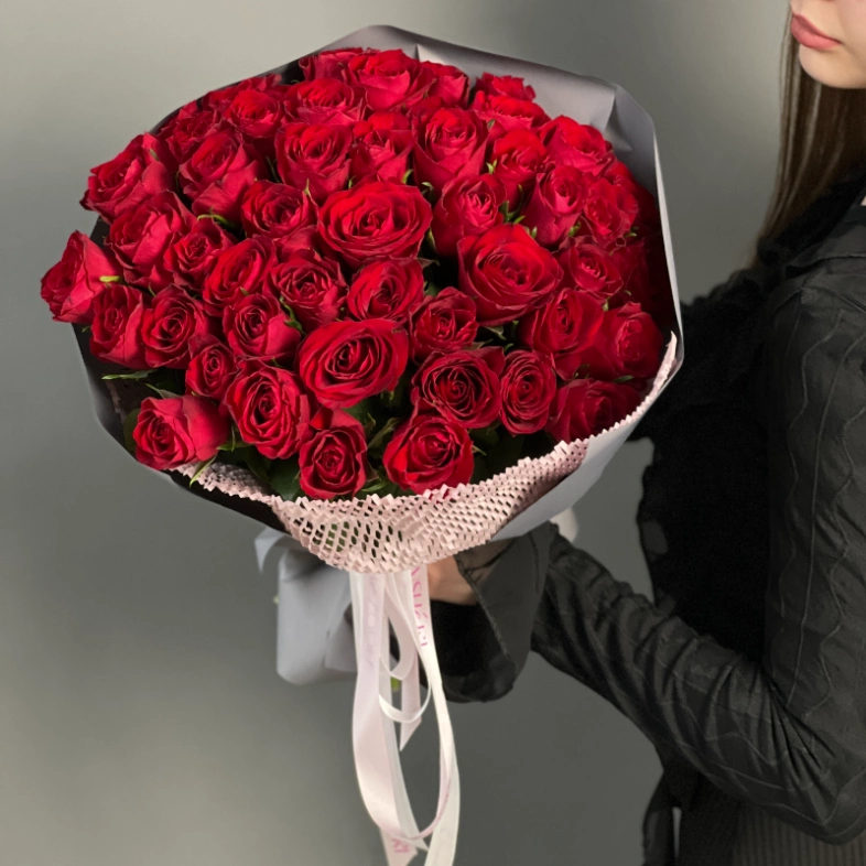 Розы красные Кения 51