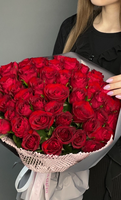 Розы красные Кения 51