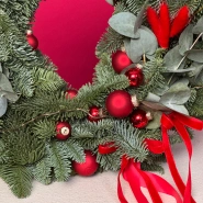 Новогодний венок из еловых веток 4