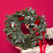 Новогодний венок из еловых веток 0