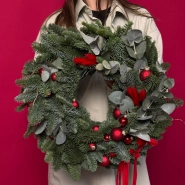 Новогодний венок из еловых веток 1