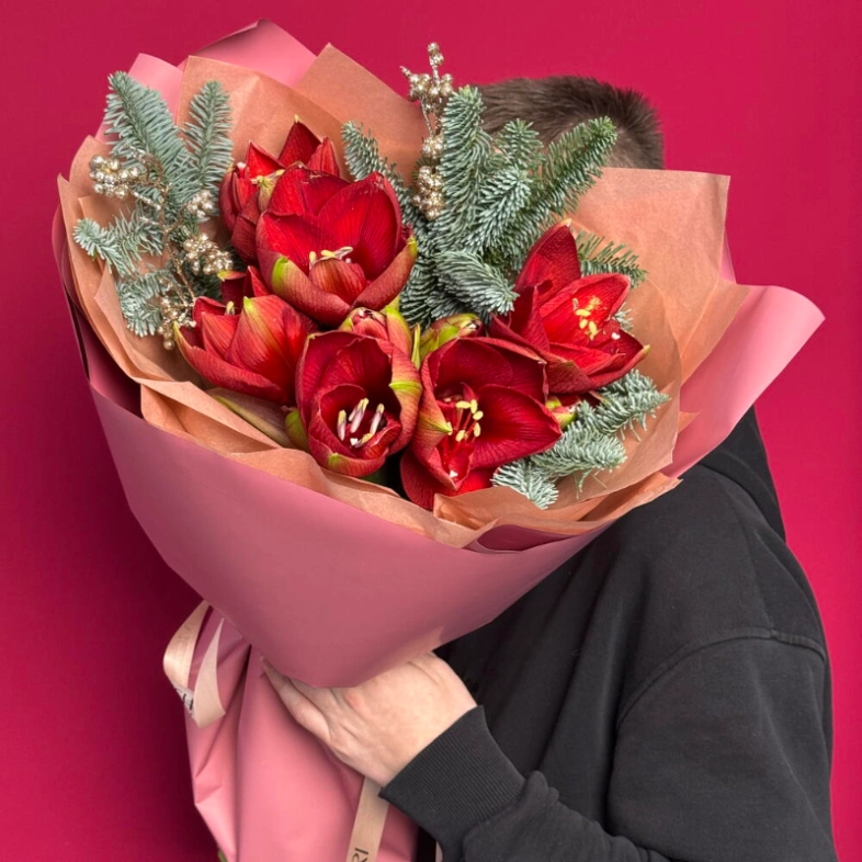 Зимний букет с амариллисами