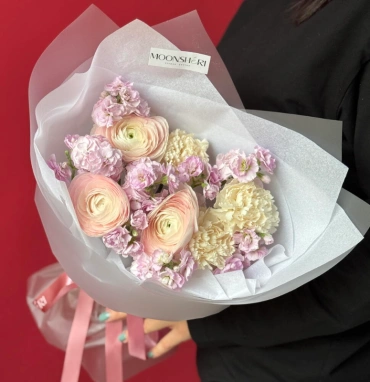 Ароматный букет | маттиола, ранункулюсы, диантусы