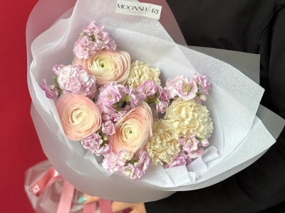 Ароматный букет | маттиола, ранункулюсы, диантусы