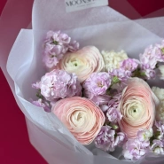 Ароматный букет | маттиола, ранункулюсы, диантусы 4