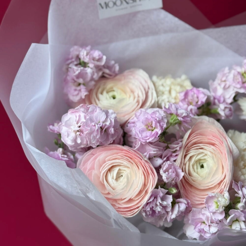 Ароматный букет | маттиола, ранункулюсы, диантусы