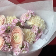 Ароматный букет | маттиола, ранункулюсы, диантусы 3