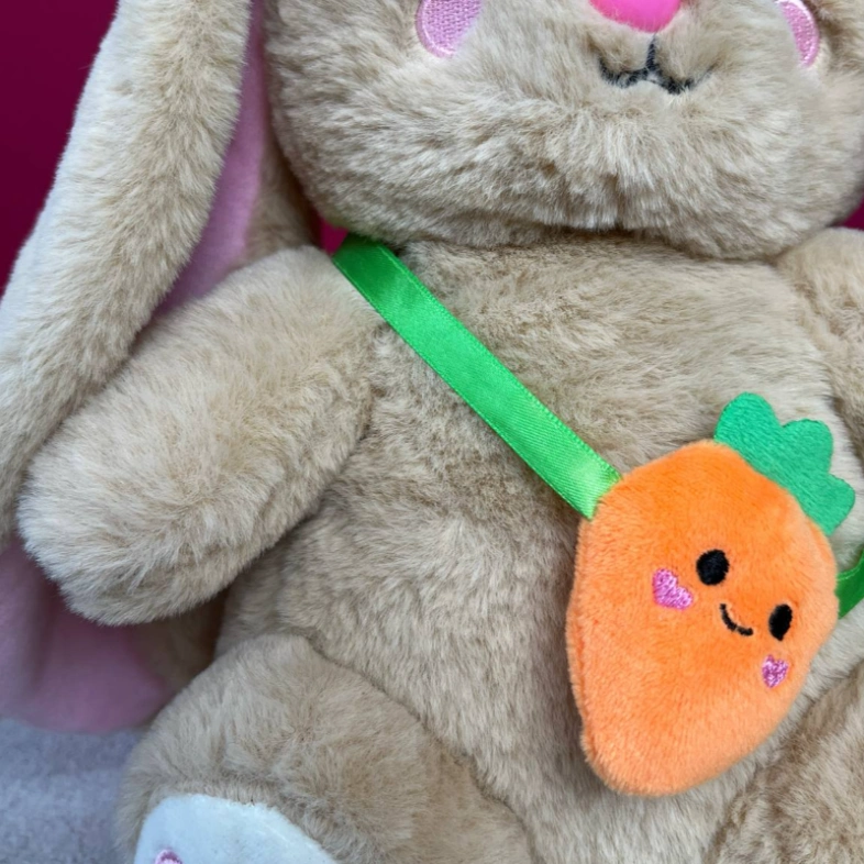 Игрушка зайка с морковкой