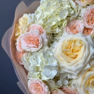 Нежный букет с пионовидными розами и кустовыми розами Павлова 3