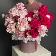 Огромная композиция с французскими розами и ранункулусами 1