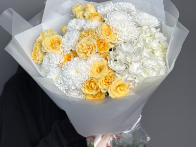 Букет «Sunrise» с кустовыми розами Solinero