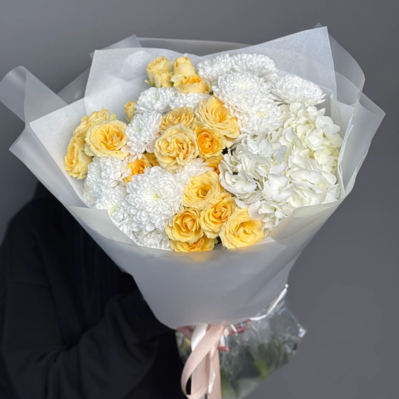 Букет &laquo;Sunrise&raquo; с кустовыми розами Solinero