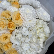 Букет &laquo;Sunrise&raquo; с кустовыми розами Solinero 3