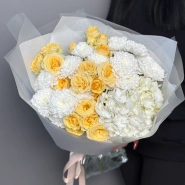 Букет &laquo;Sunrise&raquo; с кустовыми розами Solinero 2