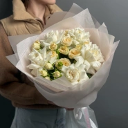 Букет &laquo;Нежный&raquo; с розами 1