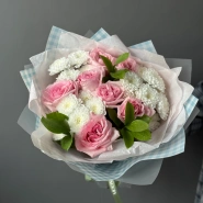 Прекрасный букет с хризантемой и розами 3