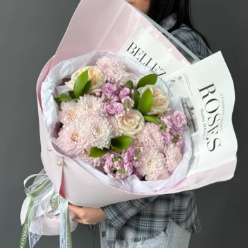 ГИГАНТ с хризантемой и розами