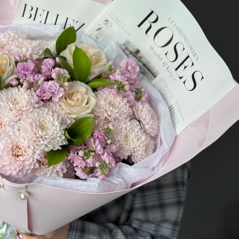 ГИГАНТ с хризантемой и розами