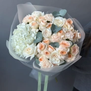 Роскошный букет с кустовой розой Павлова 2