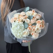 Роскошный букет с кустовой розой Павлова 1