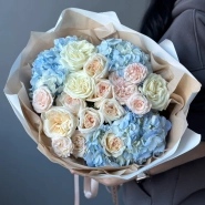 Кремовый букет с пионовидными розами  1