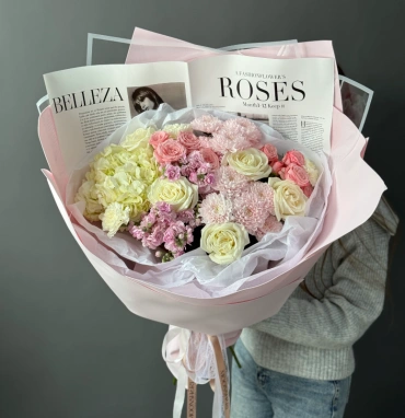 Букет гигант с гортензией и ароматной маттиолой