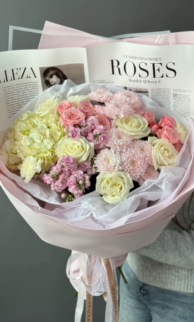 Букет гигант с гортензией и ароматной маттиолой