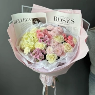 Букет гигант с гортензией и ароматной маттиолой 2