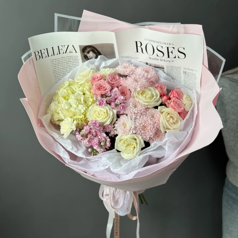 Букет гигант с гортензией и ароматной маттиолой