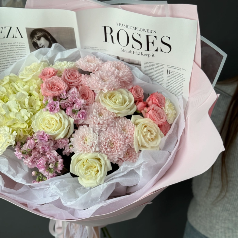 Букет гигант с гортензией и ароматной маттиолой