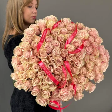 101 Нежная роза Pink Mondial