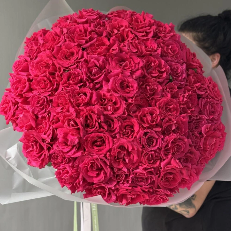 Яркое моно из роз 71