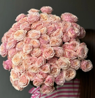 Монобукет с кустовыми розами Tendresse