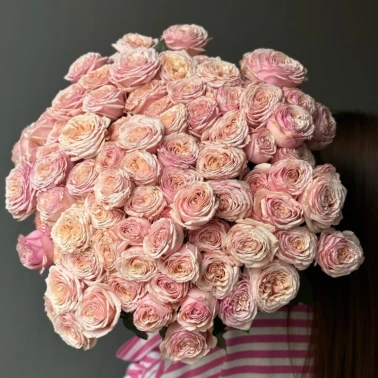 Монобукет с кустовыми розами Tendresse