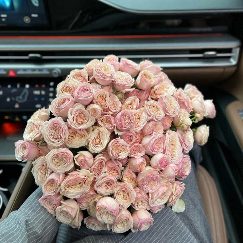 Монобукет с кустовыми розами Tendresse