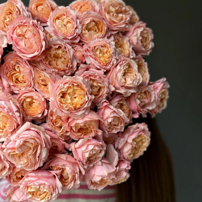 Кустовые розы Джульетта в монобукете