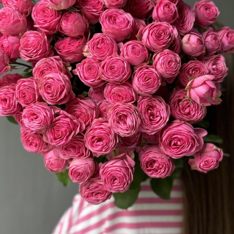 Кустовые розы Джезель в монобукете