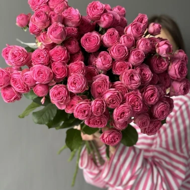 Кустовые розы Джезель в монобукете