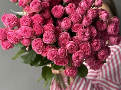 Кустовые розы Джезель в монобукете