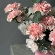 Нежные диантусы в шляпной коробке  4